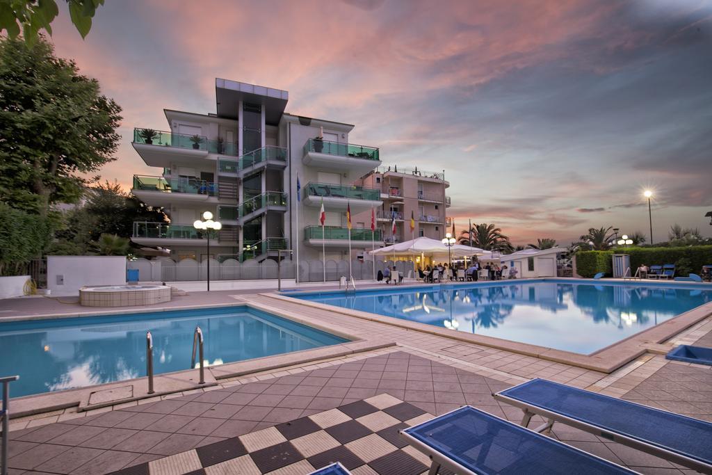 Hotel Venus Gabicce Mare Extérieur photo