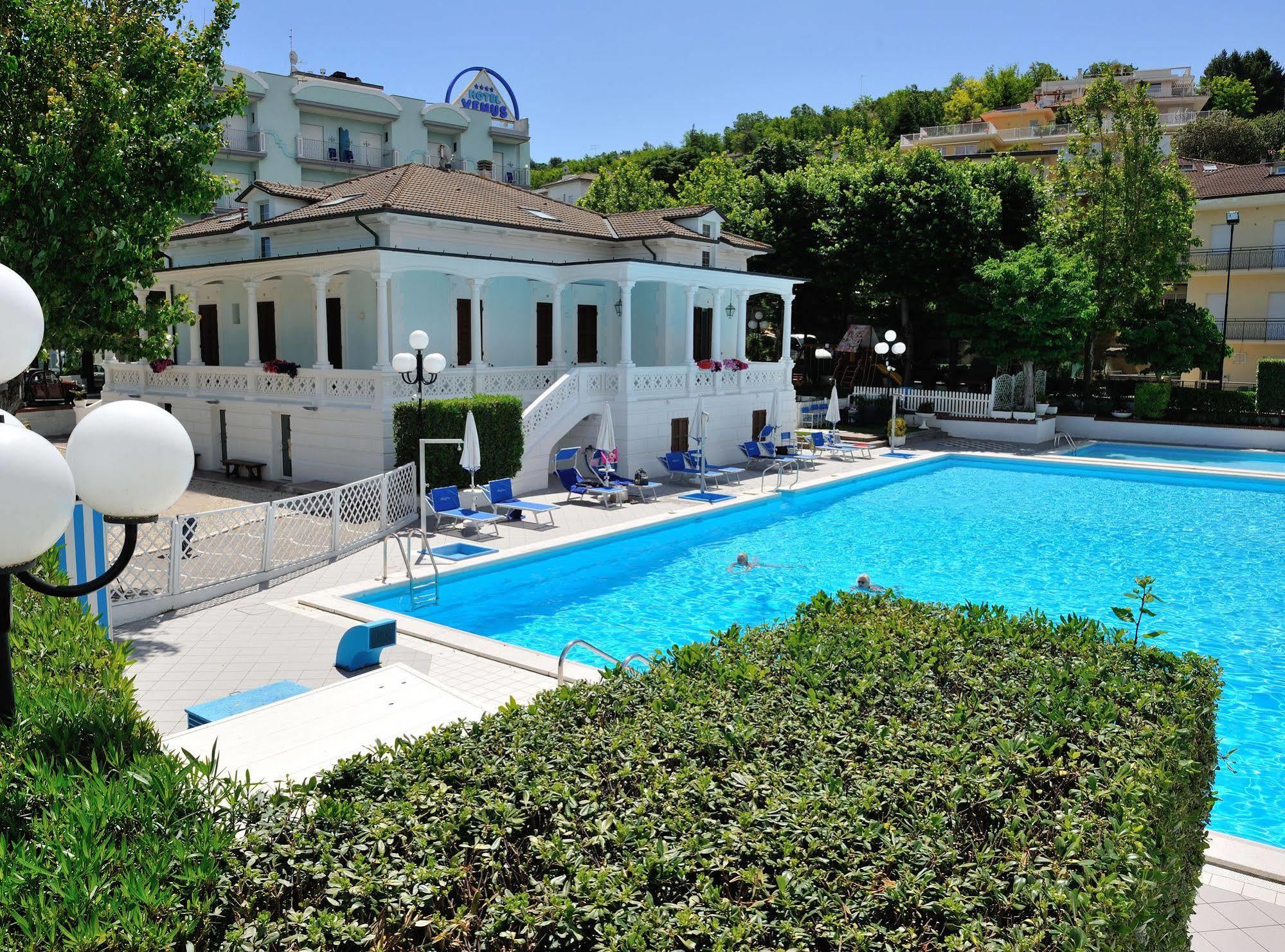 Hotel Venus Gabicce Mare Extérieur photo
